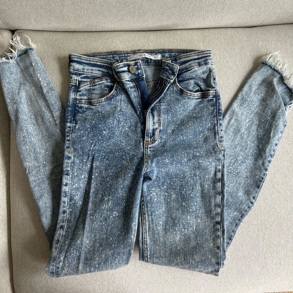 EUC! Zara High-Rise Acid Wash Ankle Jean 0